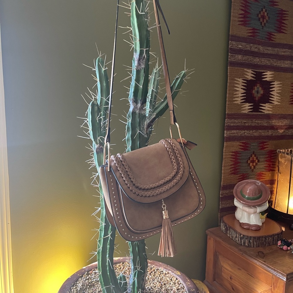 Tom Clovers Women Vintage Tassel Saddle Bag.